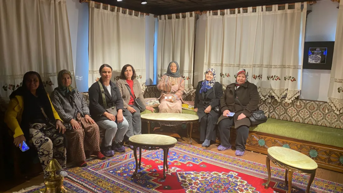 YUNUSEMRE’DEN EMLAKDERE VE ÜÇPINAR’DA YAŞAYAN KADINLARA KANSER TARAMASI