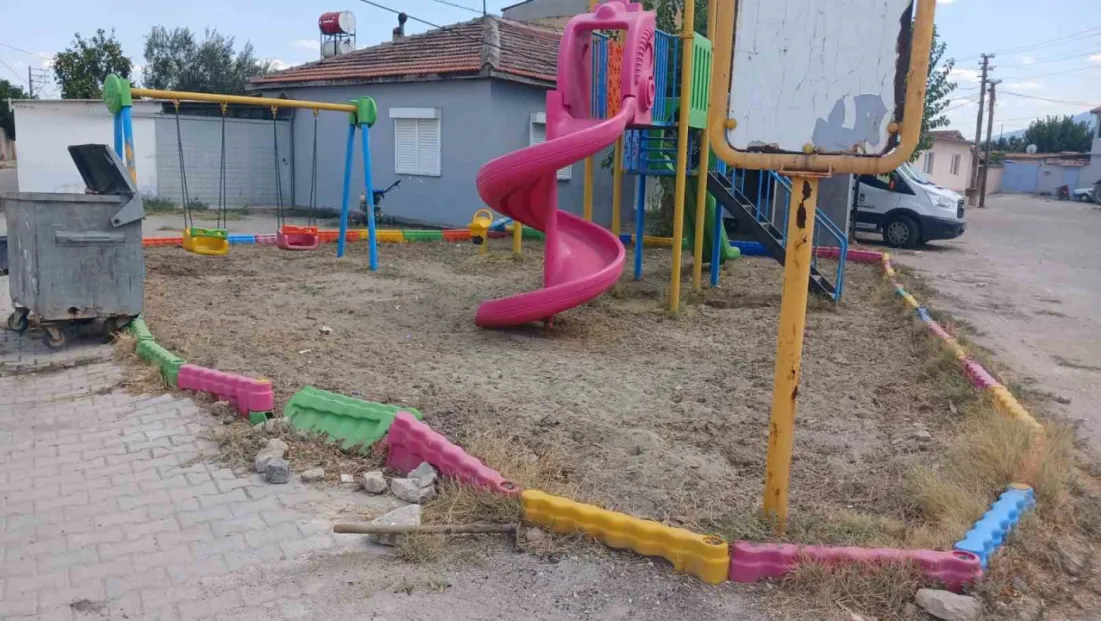 Şehzadeler’deki çocuk oyun grupları yenileniyor