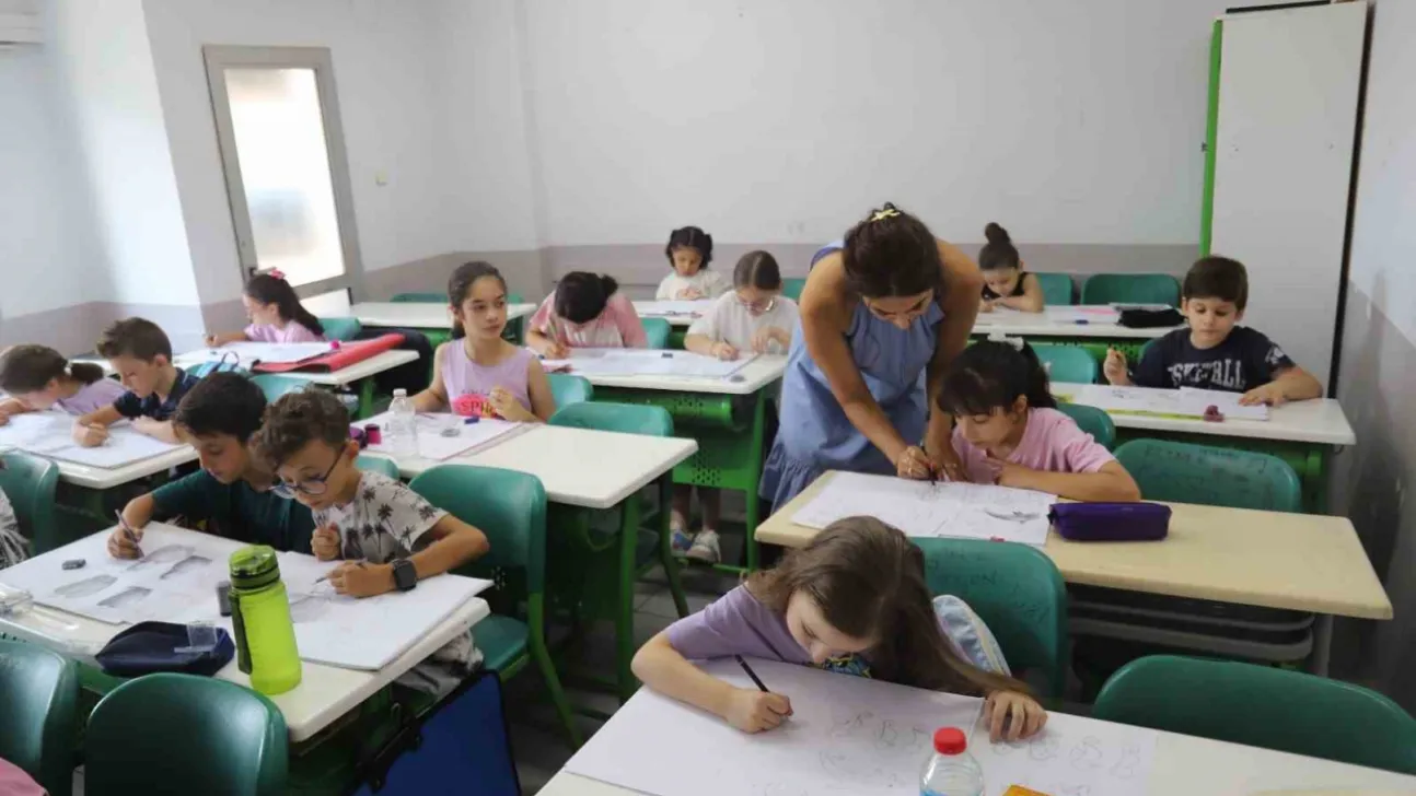 Turgutlu Belediyesinin kültür kurslarıyla eğlenerek öğrenmenin keyfi yaşanıyor