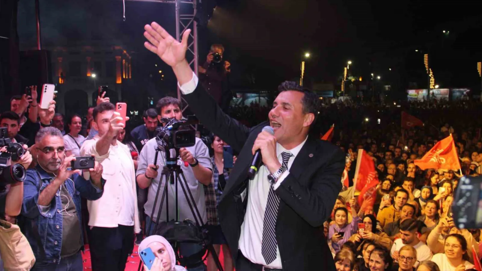 Çok partili siteme geçildikten sonra Manisa'da ilk defa CHP birinci parti oldu