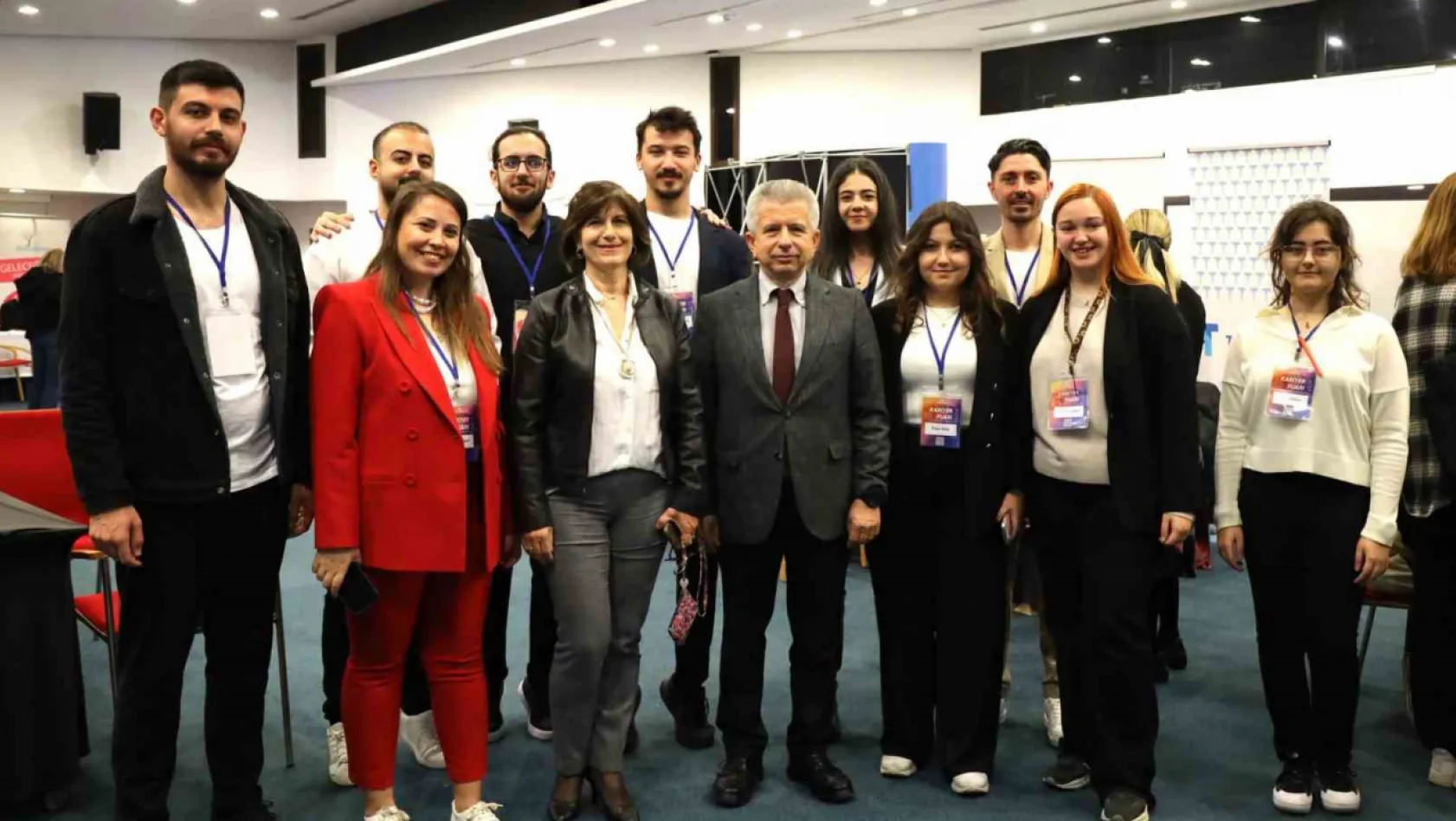 İzmir Ekonomi'de 'kariyer' zirvesi