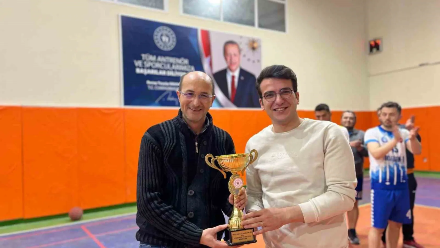 Selendi'de filenin şampiyonu... Gençlik Spor!..