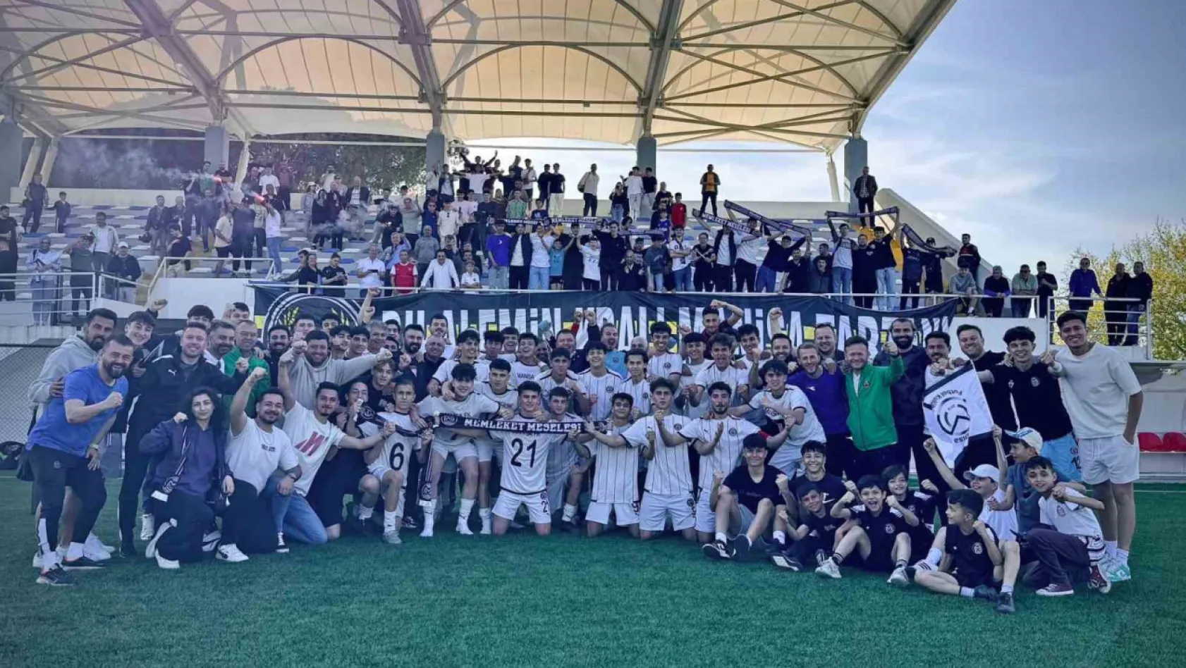 U17 Ligi'nin namağlup şampiyonu Manisa FK oldu