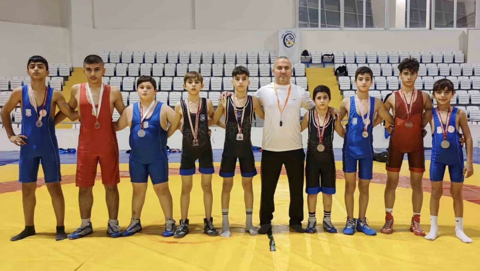 Yunusemre'nin altyapı güreşçileri Türkiye Şampiyonalarına damga vuruyor
