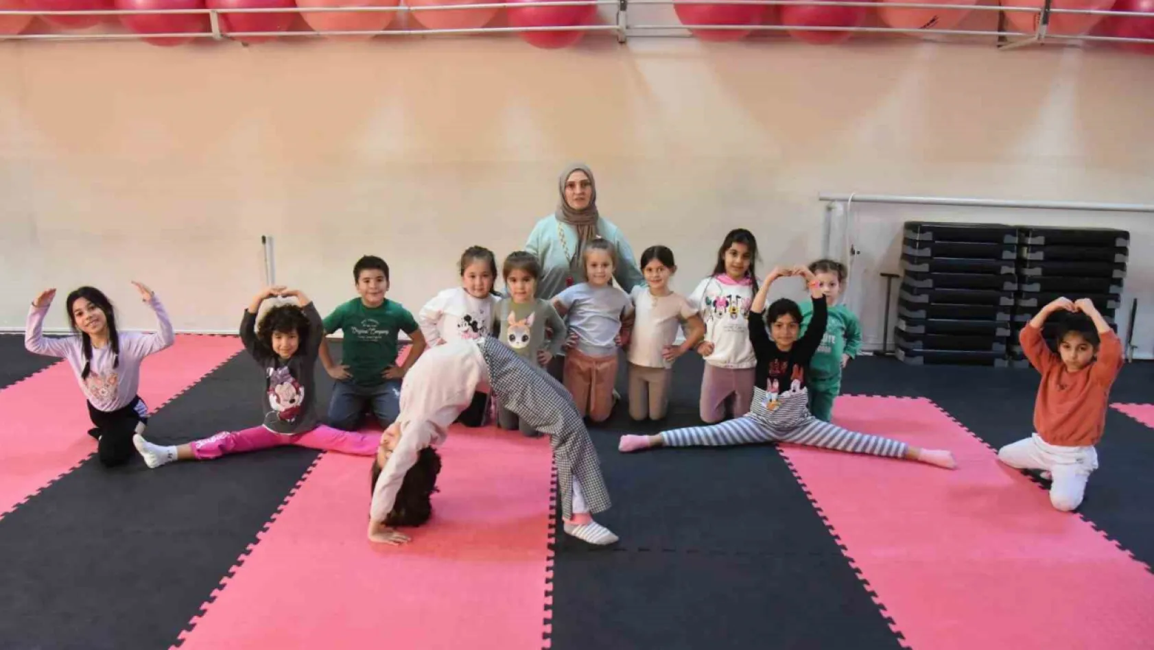 Yunusemreli çocuklar spora ilk adımı cimnastikle atıyor