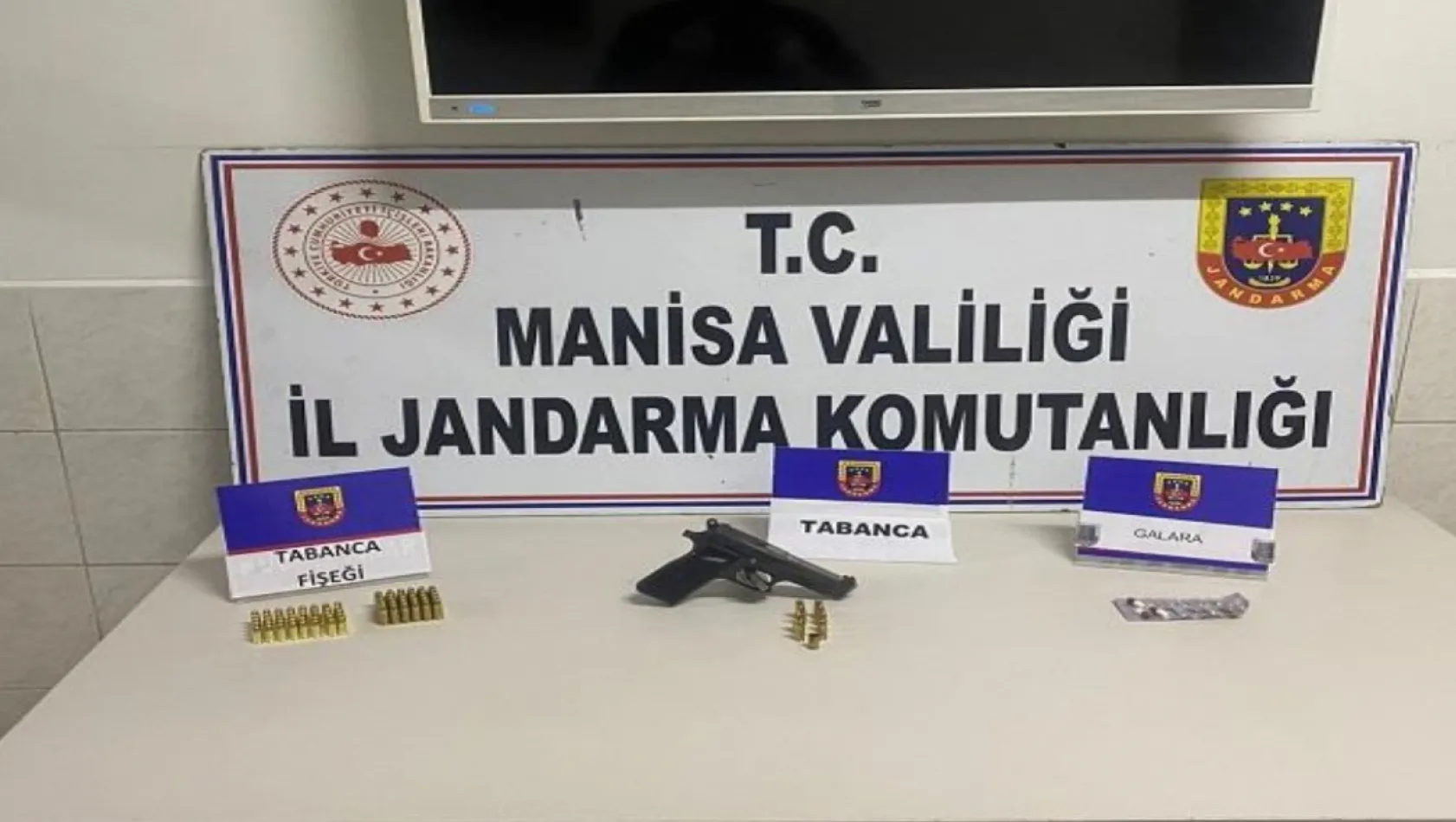 Akhisar'da jandarma suç ve suçlulara göz açtırmıyor