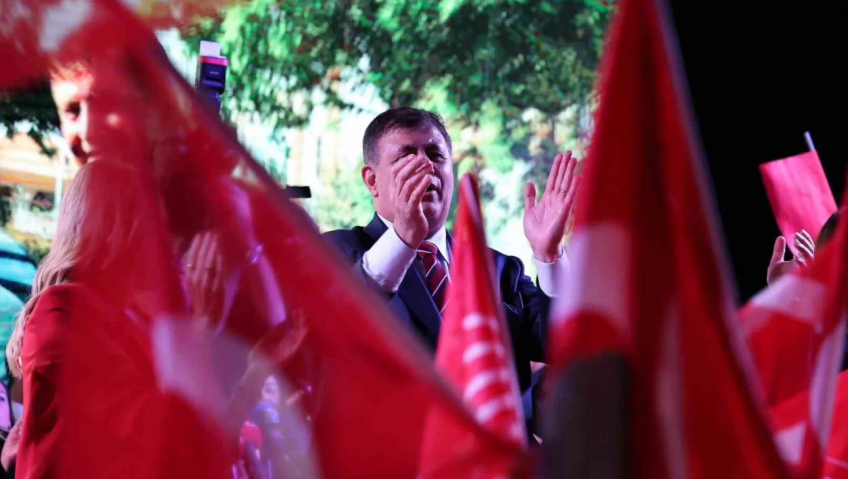 CHP'li Tugay: 'Bugün İzmir için yeni bir gün'