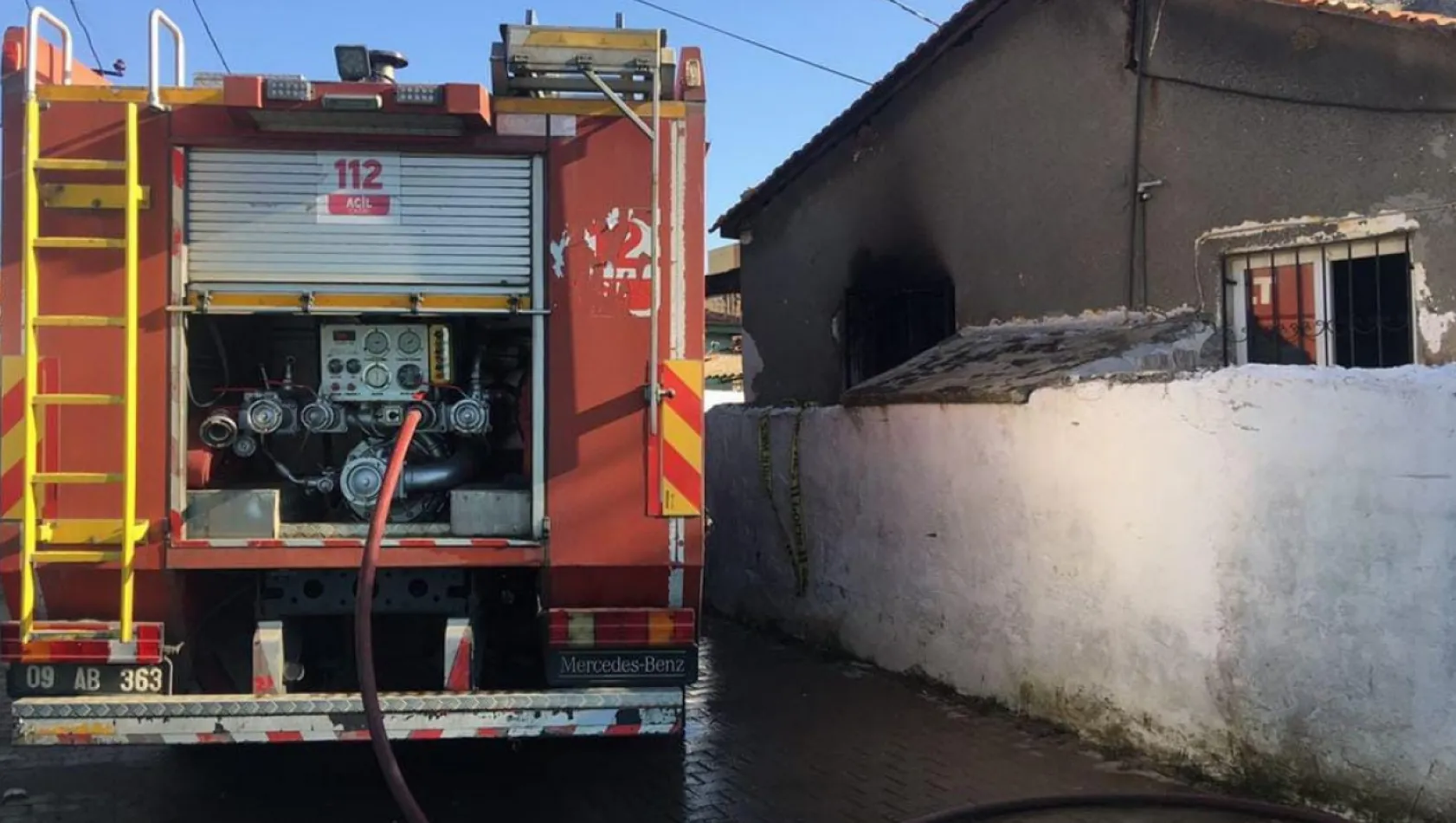 Elektrikli battaniyeden çıkan yangında öldü