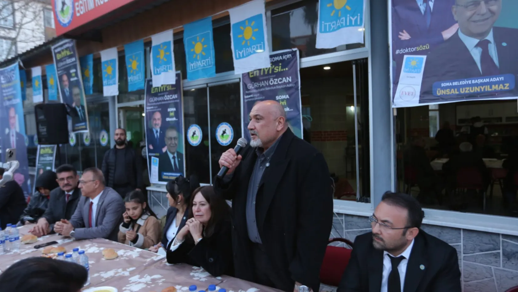 İYİ Partili Gürhan Özcan şehri karış karış geziyor 