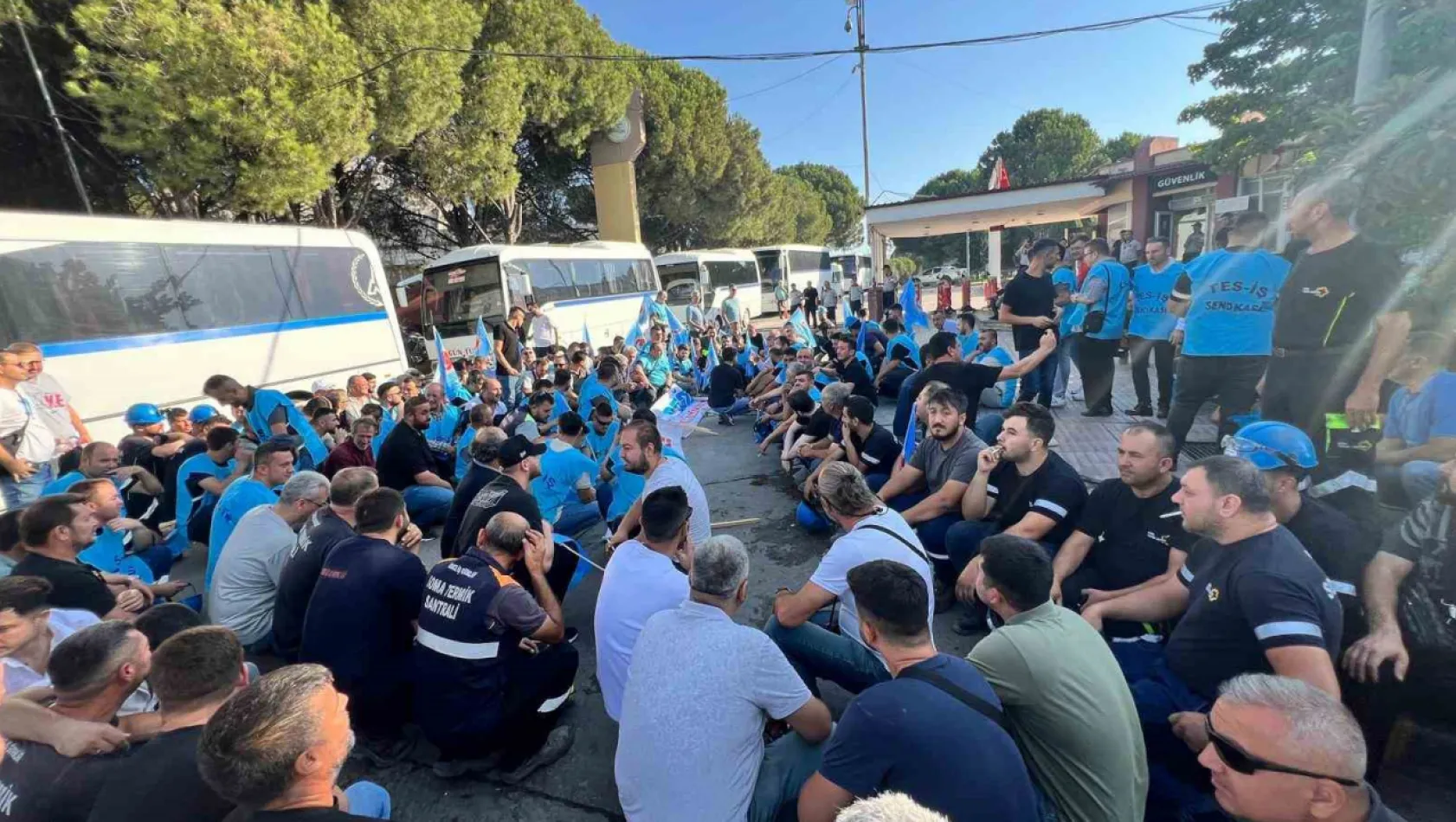 Torku'nun Soma Termik Santrali'ndeki işçilerinden oturma eylemi