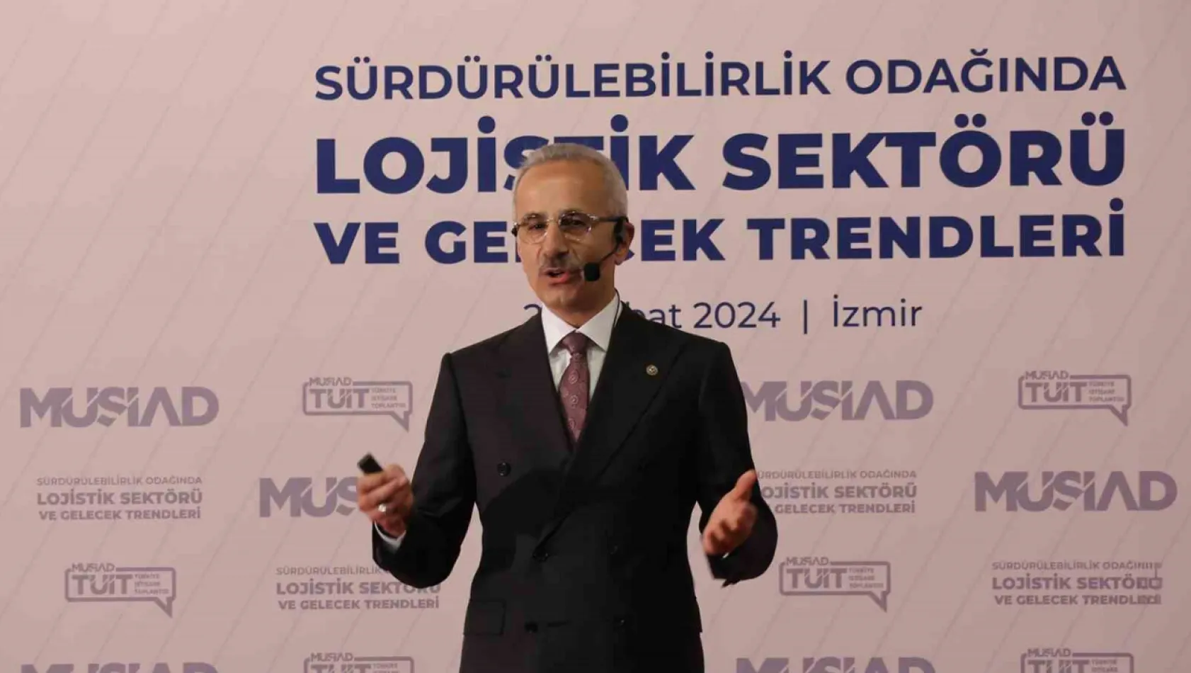 Bakan Uraloğlu: Ceketimizi koysak kazanırız' diyenlere 1 Nisan şakası ile göstermiş olacağız