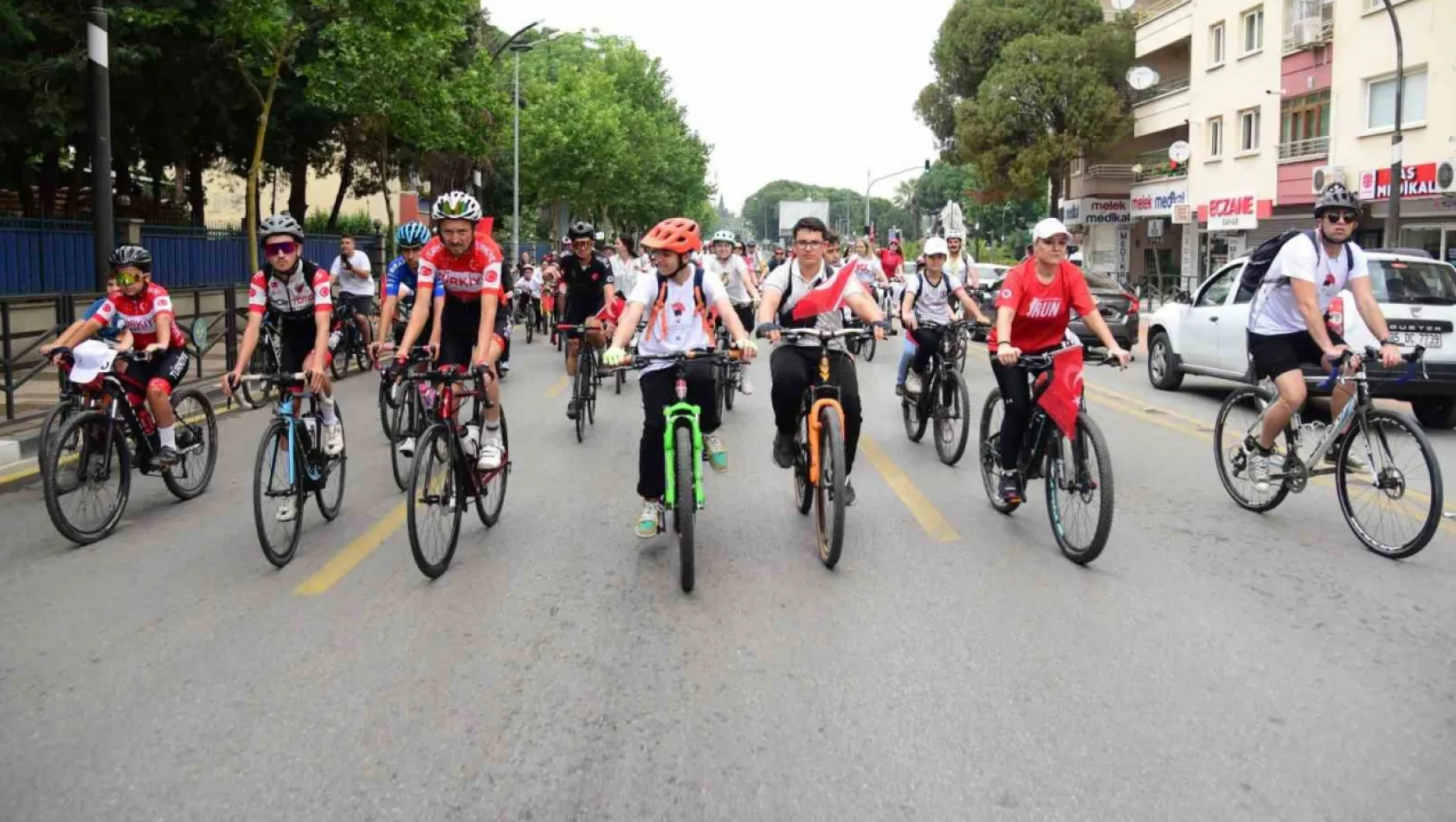 Yunusemre'de pedallar 19 mayıs için çevrildi