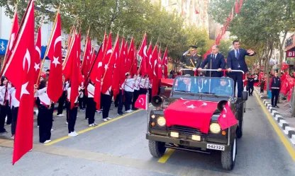 Cumhuriyet'in 101.yılı Manisa'da coşku seli ile kutlandı