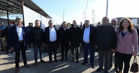 YUNUSEMRE'DEN ÜRETİCİLERE 21 BİN FİDAN DESTEĞİ