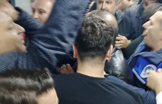 Manisa Büyükşehir Meclisi'nde 'Bahçeli kavgası'