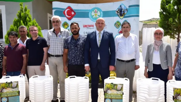 AHMETLİ VE SELENDİ'DEKİ ÜRETİCİLERE KELTER DESTEĞİ