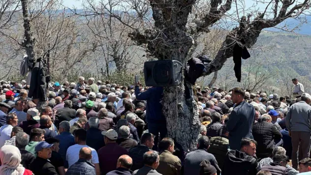 Sarıgöl'de 5 bin kişi yağmur duasına çıktı