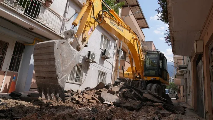 YUNUSEMRE'DEN BARBAROS'TA YOL ÇALIŞMASI