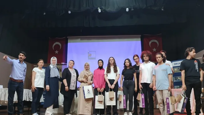 GEDİZ ANADOLU LİSESİ'NDE 1. DİN KÜLTÜRÜ YARIŞMASI GERÇEKLEŞTİRİLDİ