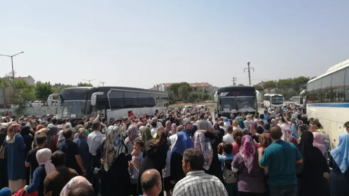 MANİSA'DA İLK HAC KAFİLESİ YOLA ÇIKTI