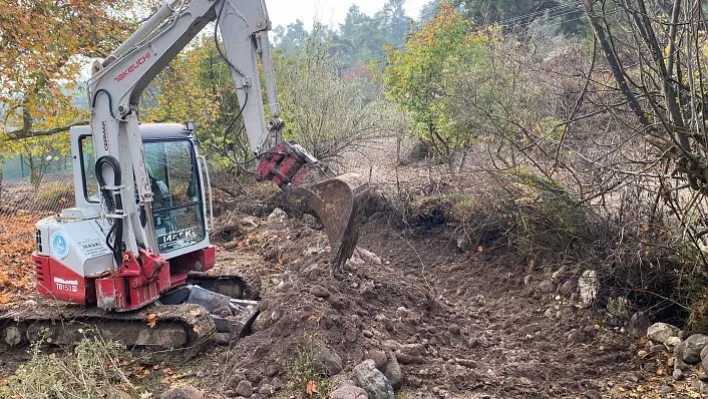 Çınarlıkuyu'nun Deresi Temizlendi