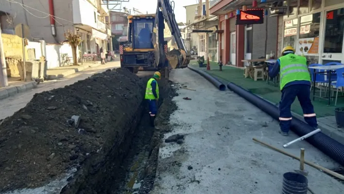 Salihli Özyurt Mahallesinde Kısmi Yağmur Suyu Hattı Döşendi