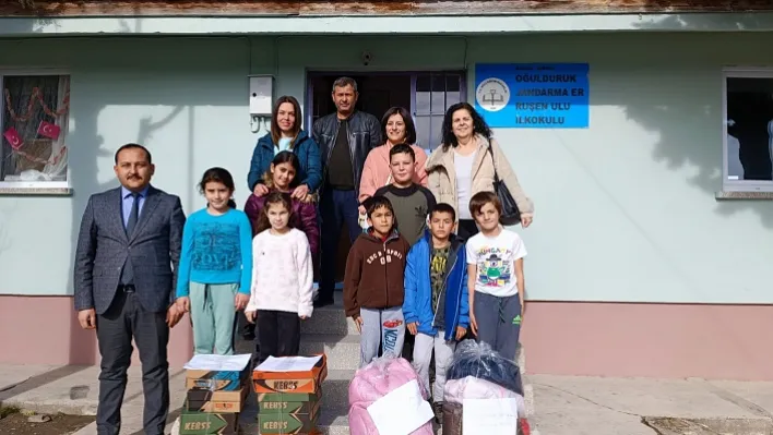 Başkan Amcalarından Öğrencilere Karne Hediyesi Devam Ediyor