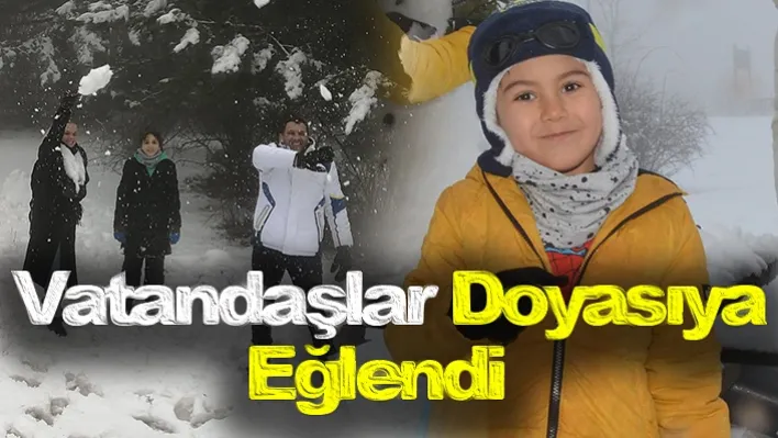 Spil Dağı'na Kar Yağdı Vatandaşlar Doyasıya Eğlendi