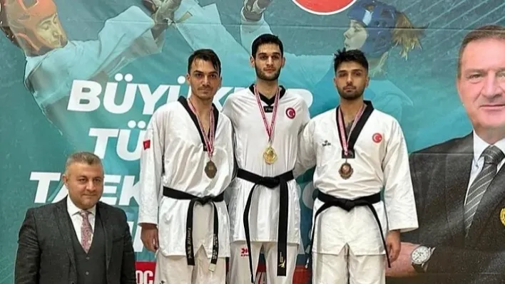 Yunusemreli Taekwondocu Şahin Çelebi Türkiye 3.Sü