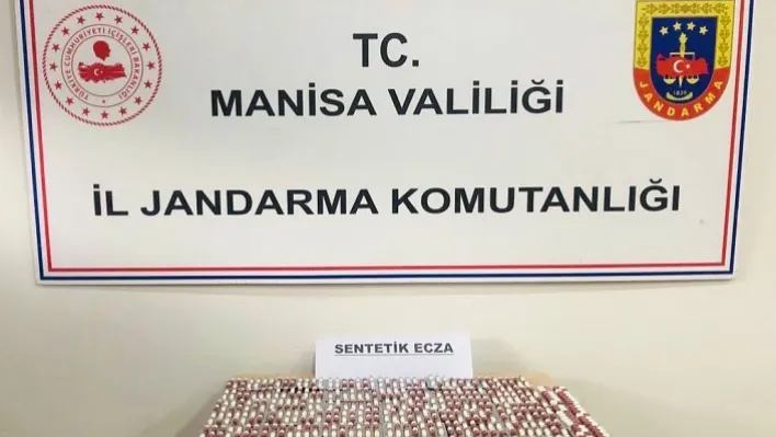 Bir Yolcunun Üst Aramasında 542 Sentetik Ecza Ele Geçirildi