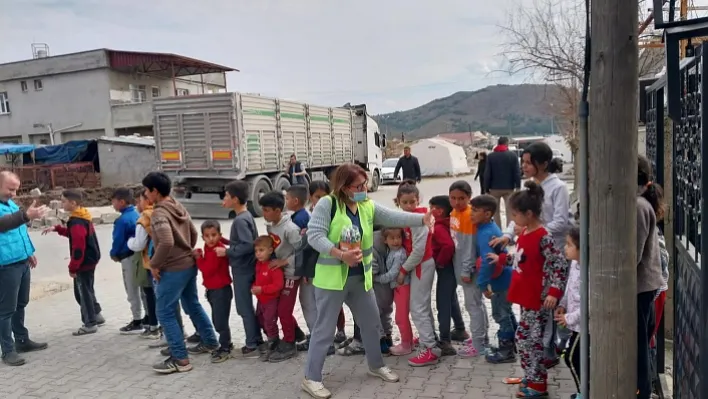 Manisa Büyükşehir Belediyesi depremzede çocukları unutmadı