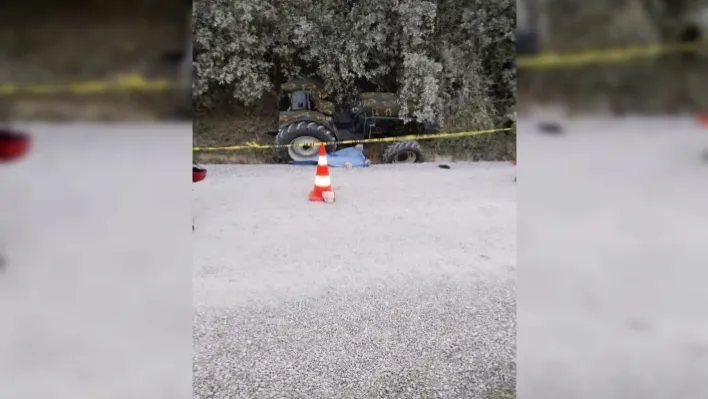 Manisa'da Traktör Devrildi: Kadın Yolcu Hayatını Kaybetti