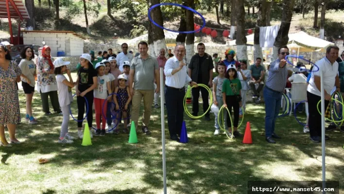 Vali Karadeniz ve eşi koruyucu aileler ve çocuklarıyla piknikte bir araya geldi