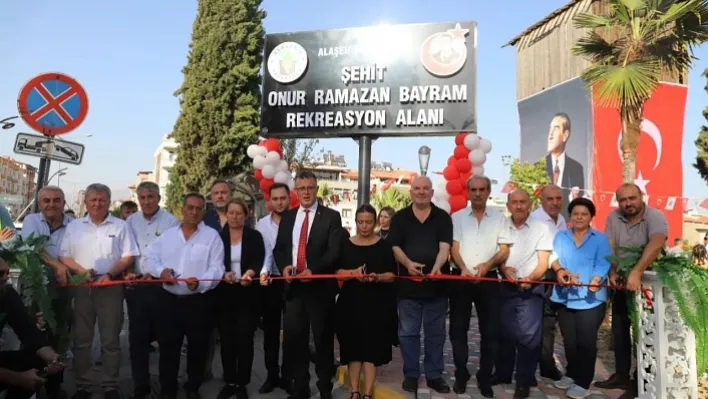 Alaşehir'de şehit ailesini mutlu eden açılış