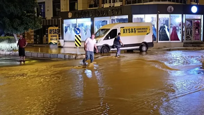 İzmir'de hareketli gece!