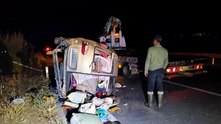 Otomobilin çarptığı ticari araç takla atarak karşı şeride geçti