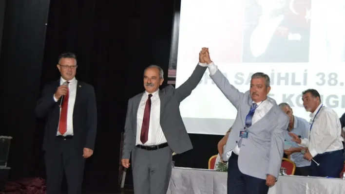 Salihli CHP'de Hasan Hüseyin Namver yeniden başkan seçildi