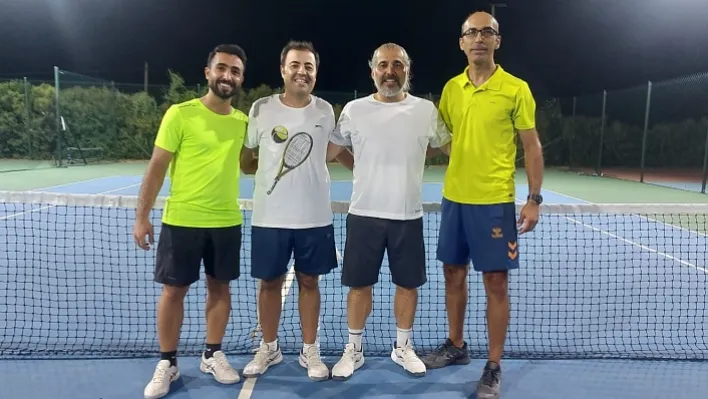 Salihli'de Tenis Defi Ligi heyecanı