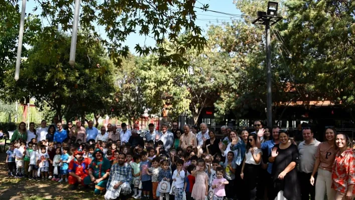 Manisa Büyükşehir Belediyesi çınarlar ve fidanları bir araya getirdi