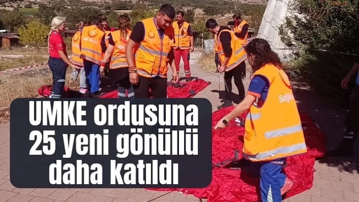 Manisa'da devam eden 5 günlük UMKE Temel Eğitim Kampına 25 gönüllü sağlık personeli katıldı