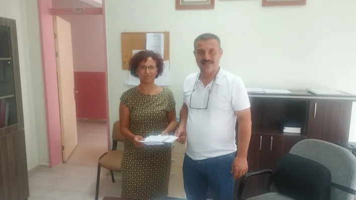 Manisa'da Öğrencilerin 5 yıl önce kendilerine yazdıkları mektuplar postalandı