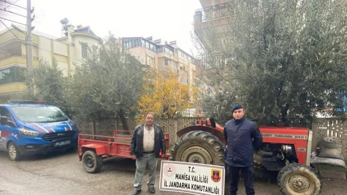 Manisa'da çalınan traktörü jandarma buldu