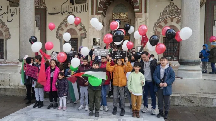 Manisalı çocuklar Filistin'deki katliama 'Dur' dedi