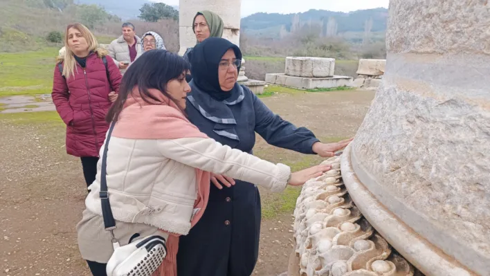 Başkan Zeyrek, 'Engelleri birlikte aşıyoruz'