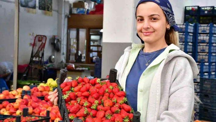 Başkan Zeyrek, hal esnafının da yüzünü güldürdü