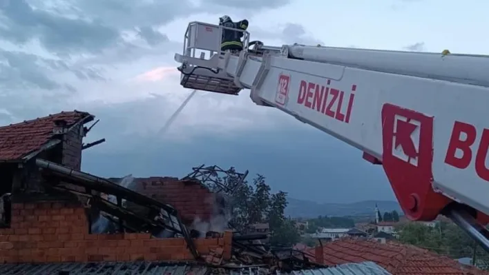 Belediye müdürünün evine yıldırım düştü