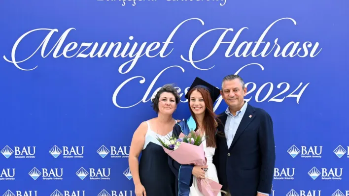 CHP Genel BAŞKANI ÖZGÜR ÖZEL VE ÖZEL AİLESİNİN Gurur GÜNÜ