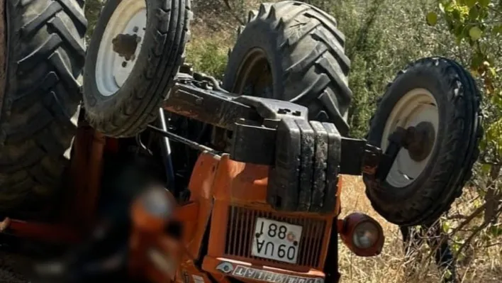 Devrilen traktörün altında kalan yaşlı adam hayatını kaybetti