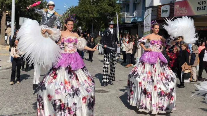 Doğu kışı yaşarken, Datça'da Badem Çiçeği Festivali başladı