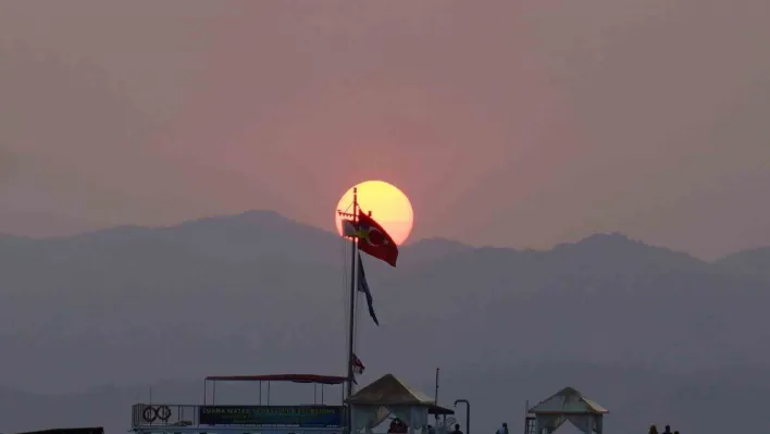 Fethiye'de gün batımı görsel şölen oluşturdu